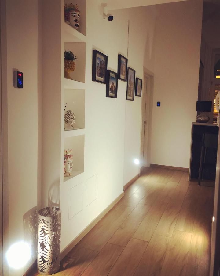 B&B Angolo83 Palermo Centro エクステリア 写真